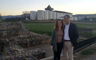 El experto en enoturismo Lluis Tolosa visita Bodegas Corral