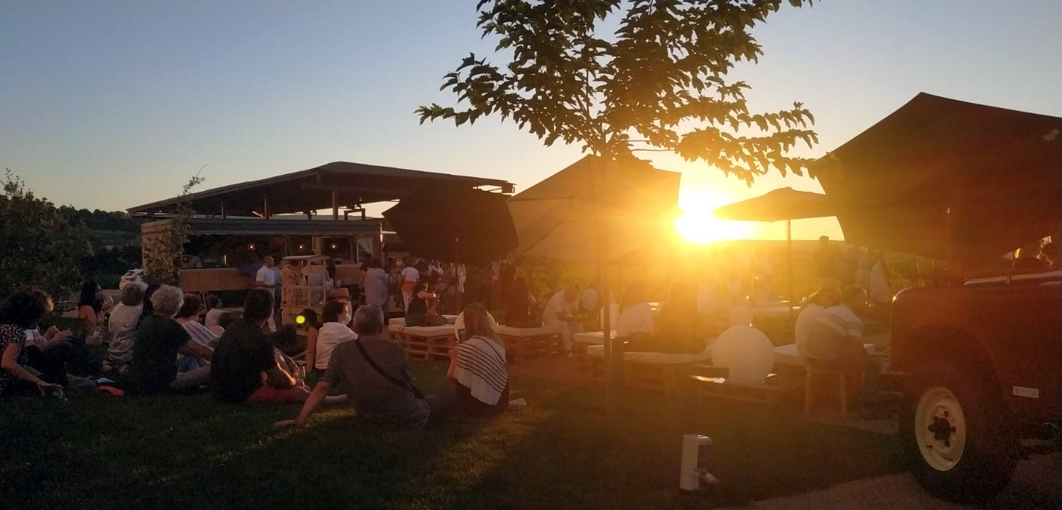 Bodegas Corral · Don Jacobo | Vinos de Rioja y Enoexperiencias | Conciertos al aire libre y Djs los fines de semana de verano en la terraza de Bodegas Corral