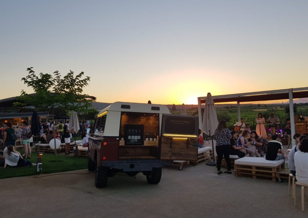 Bodegas Corral · Don Jacobo | Vinos de Rioja y Enoexperiencias | Conciertos al aire libre y Djs los fines de semana de verano en la terraza de Bodegas Corral