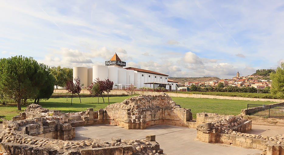 Visita Corral 3 vinos con aperitivo